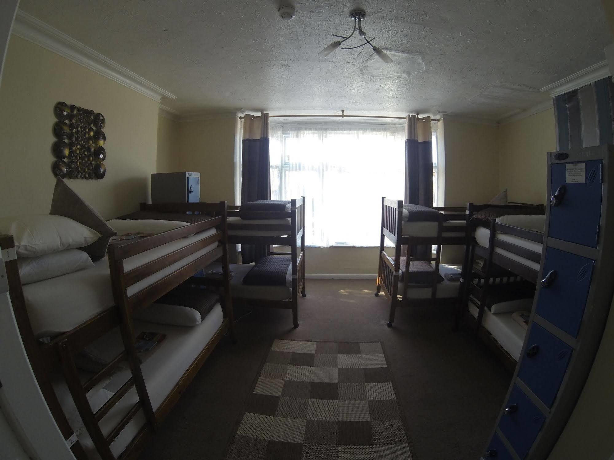 Kipps Backpackers Canterbury Exterior photo