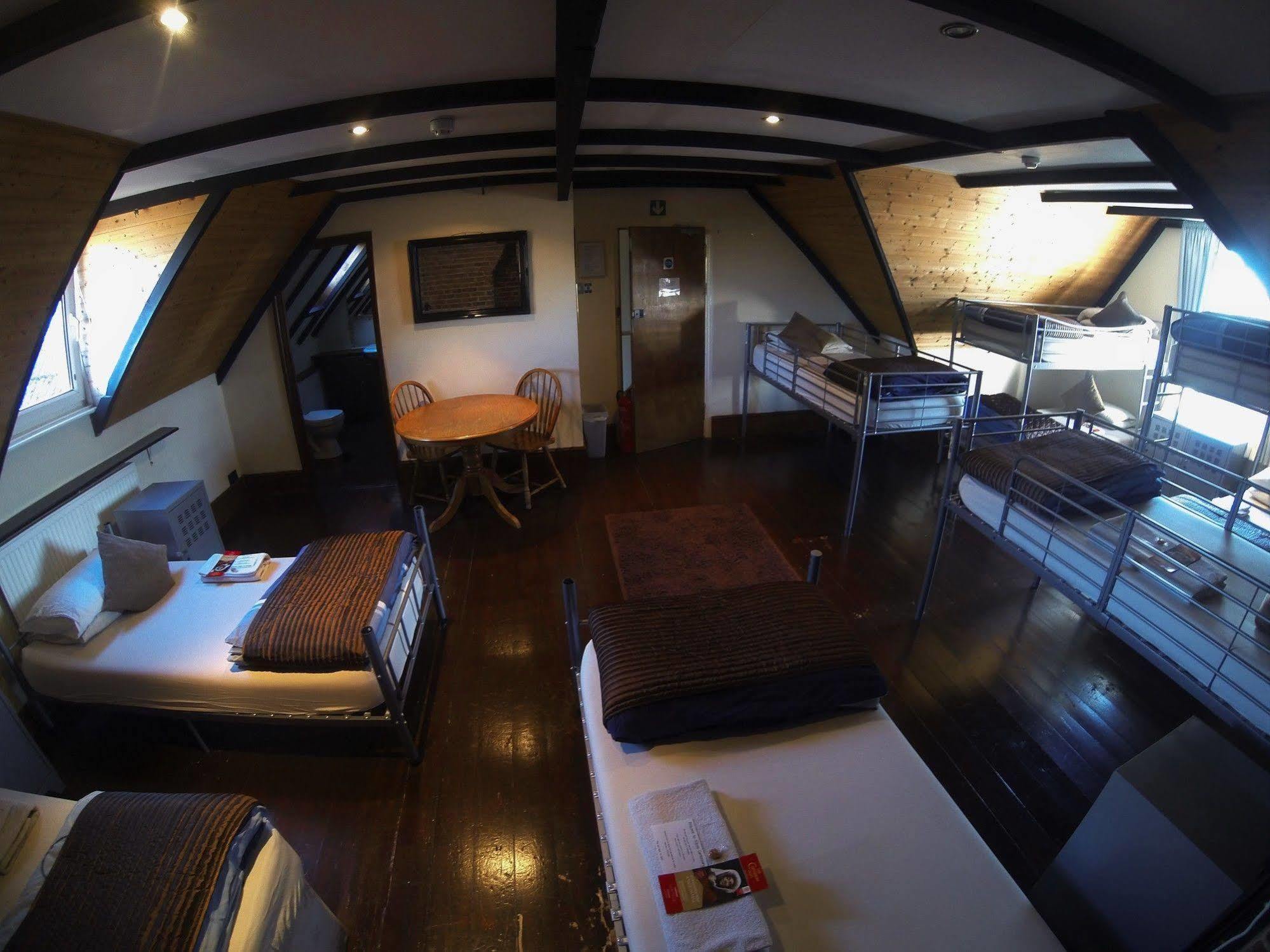 Kipps Backpackers Canterbury Exterior photo